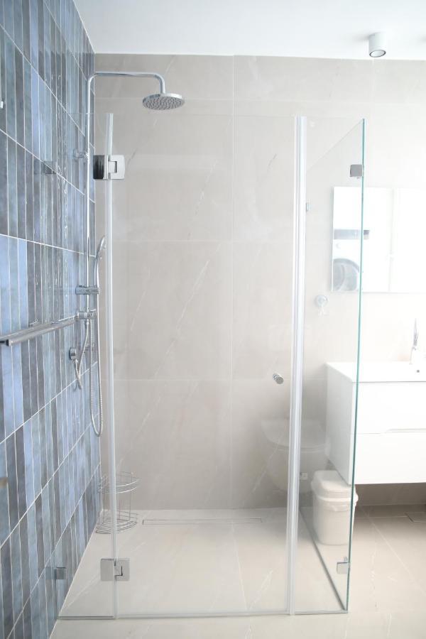 Bugrashov - Charming, Amazing & Quiet 2 Rooms Tel Aviv Luaran gambar